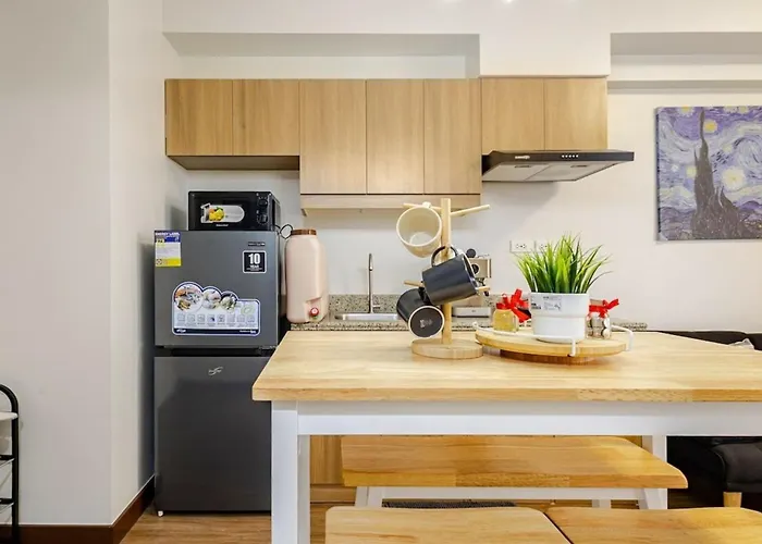 Stylish - Cozy Urban Living