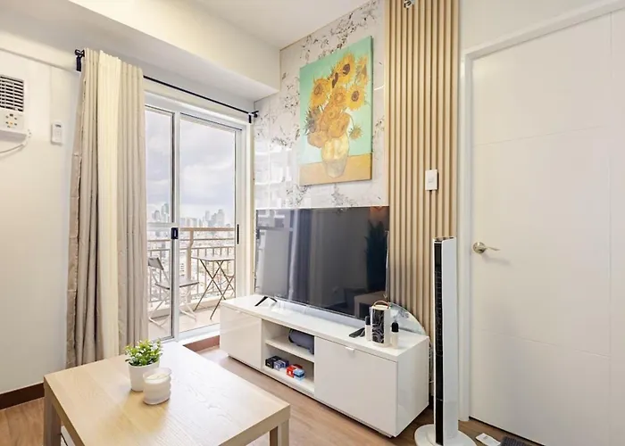 Stylish - Cozy Urban Living